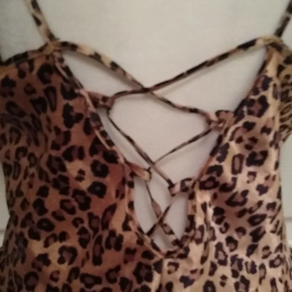 Leopard print nightie - Picture 5 of 6